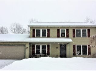 17 Edendery Cir, Fairport, NY 14450