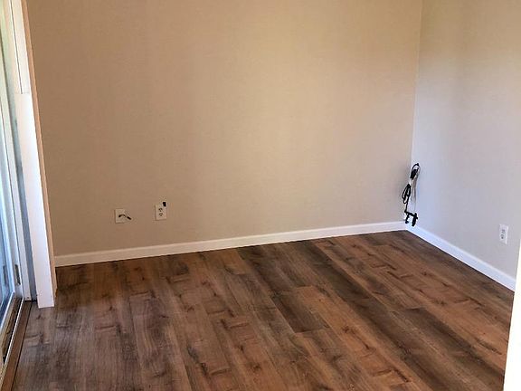 5th image of 79 Castlebridge Dr