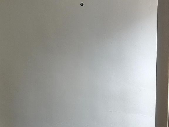 3rd image of 3727 N Pine Grove Ave APT 406