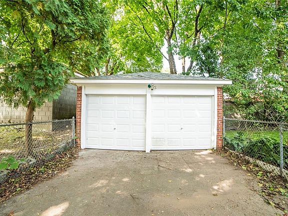 3rd image of 16 Brightwood Ave