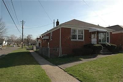 3rd image of 2403 North Ave