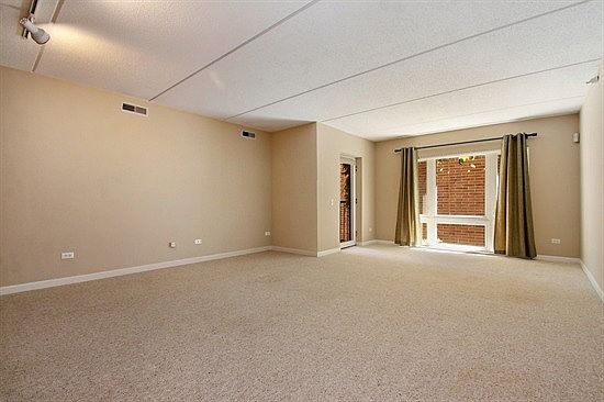 4th image of 811 Chicago Ave APT 406