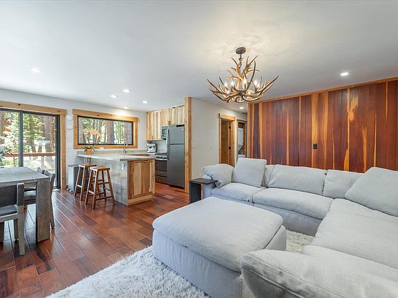 3rd image of 15165 Northwoods Blvd