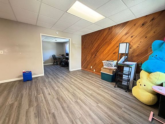 5th image of 1701 Baxter Ave