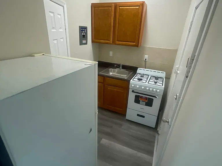 220 Roseville Ave #401AAA — Photo 1