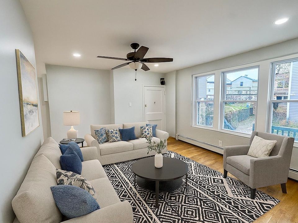 1st image of 272 Winfield Ave #1