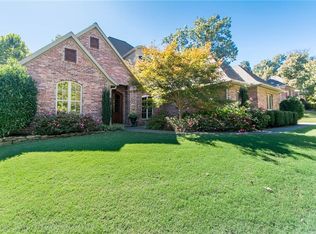 2453 E Meandering Way, Fayetteville, AR 72701