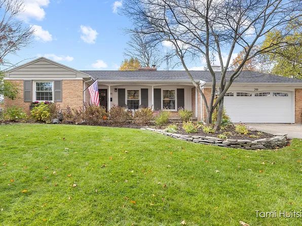 2111 Chesaning Dr SE, Grand Rapids, MI 49506