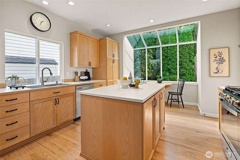 2nd image of 4018 249th Avenue SE