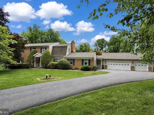 5 Dellwood Ct, Hunt Valley, MD 21030