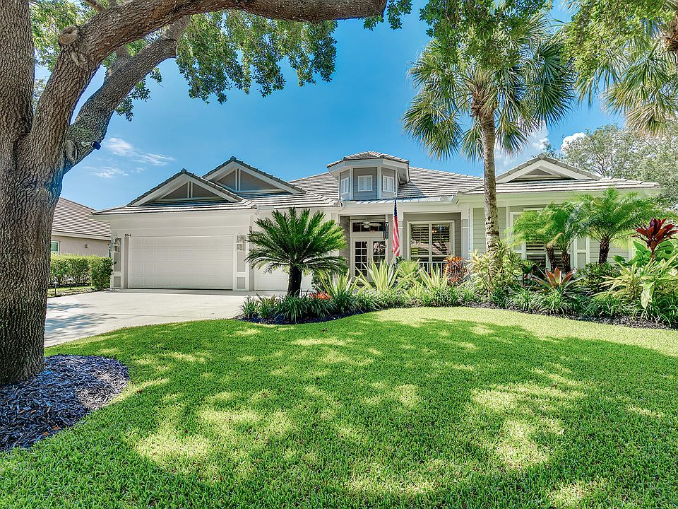 1st image of 8044 SE Sequoia Dr