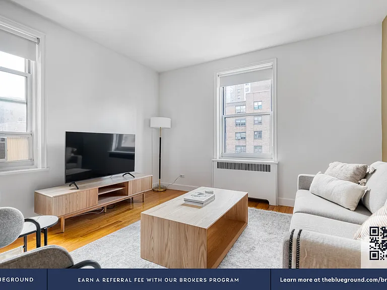 364 W 18th St #4B — Photo 4