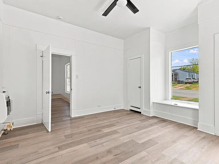 604 E Morton St — Photo 22