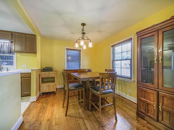 5th image of 1220 Greenhurst Ave NW