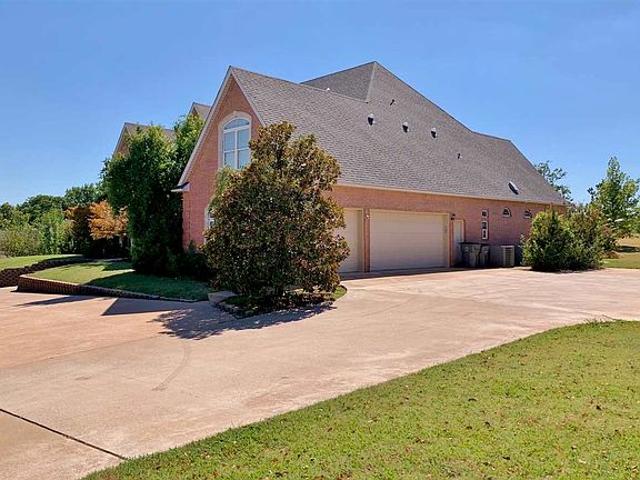 2nd image of 2604 NW Stone Hill Dr