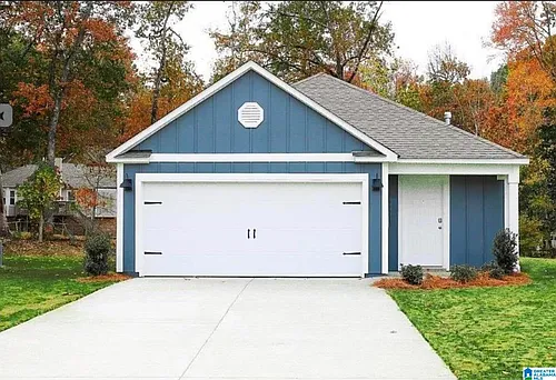 6585 Creek Cir Photo 1