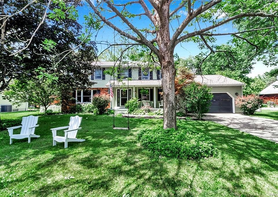 1st image of 135 Brooklea Dr