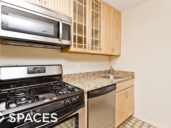 2nd image of 2216 N Geneva Ter #Unt2ne
