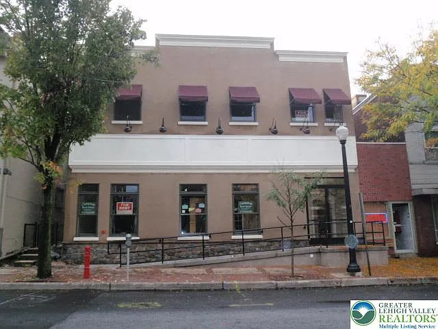 128 W 4th St #2L — Photo 1