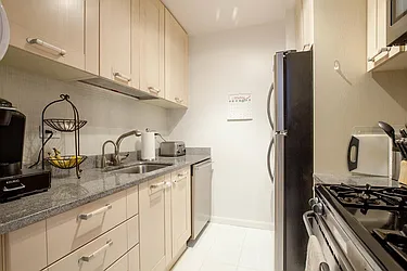 Rented by R New York