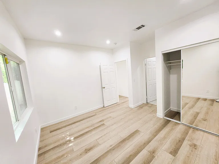 16047 Napa St — Photo 8
