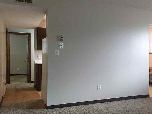 5th image of 930 Summit Ave APT 2