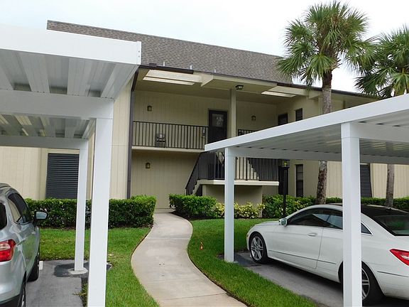 3rd image of 14 Plantation Dr APT 205