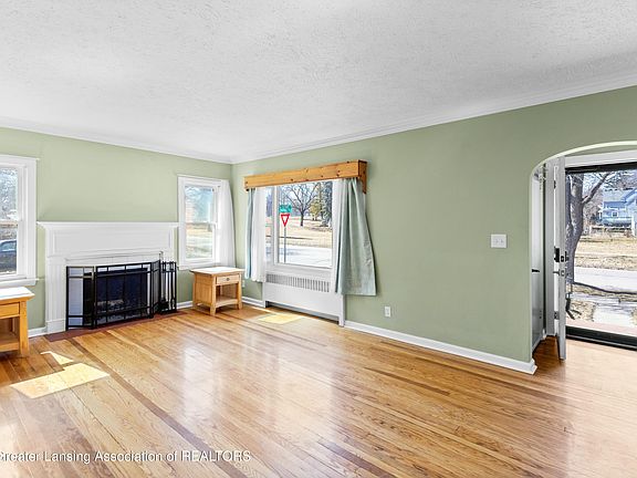3rd image of 1423 Pattengill Ave