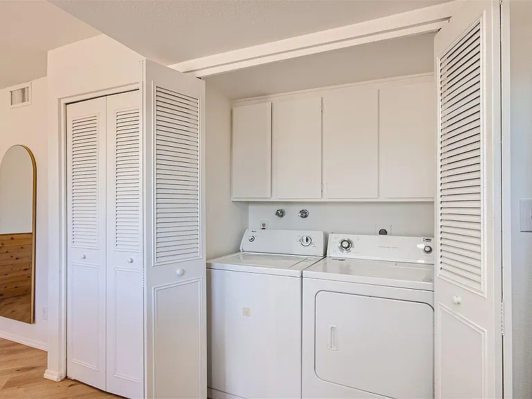 4645 S Mill Ave — Photo 6