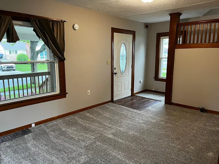 233 Superior St — Photo 16