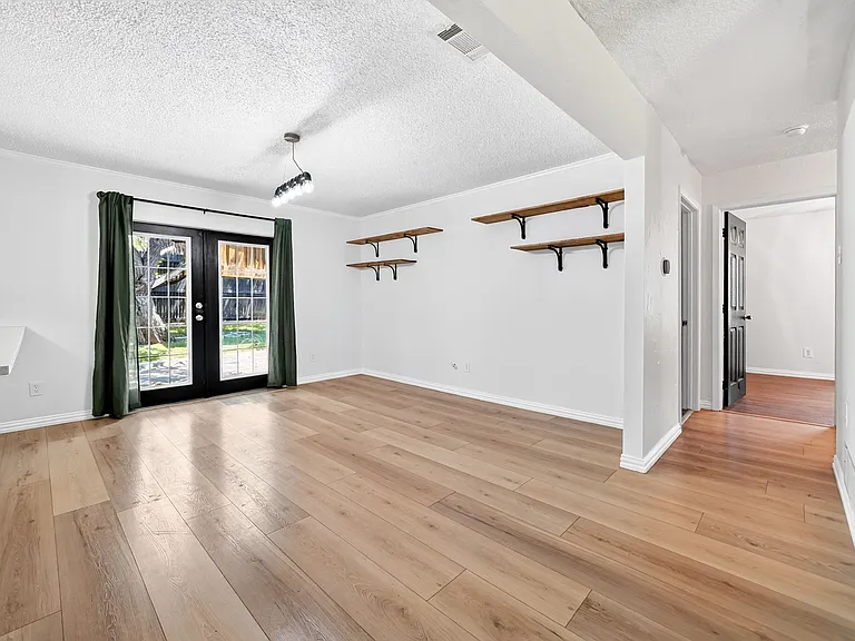 505 Whittle Way — Photo 13