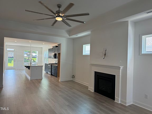 5th image of 177 Swain St