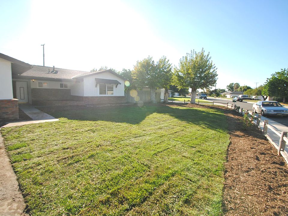 1st image of 25577 Lomas Verdes St