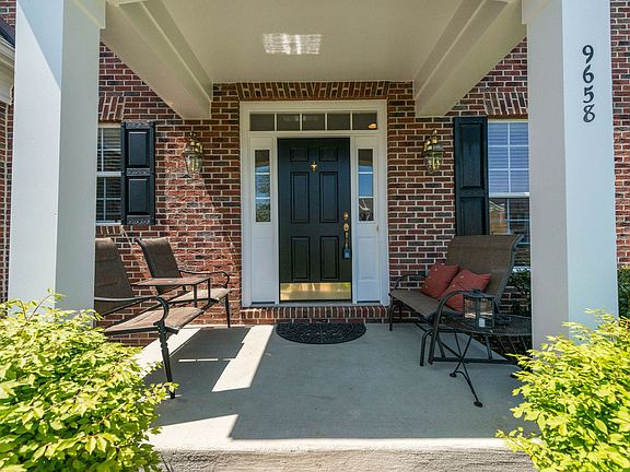 Brick Front with colunms