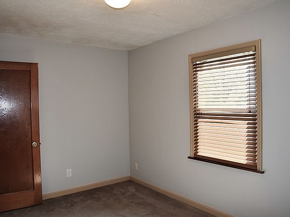 5th image of 2921 Woodland Ave
