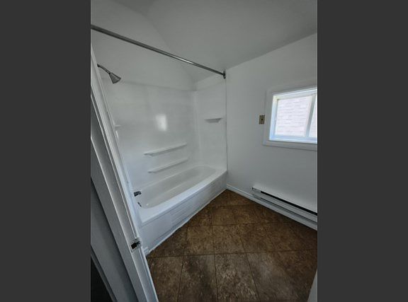 4th image of 22 Blucher St #2