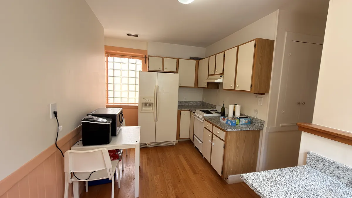 Building Photo - 391 Langley Rd #2