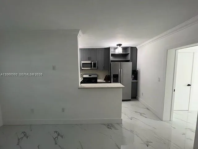 Gables Edge Condo — Photo 4