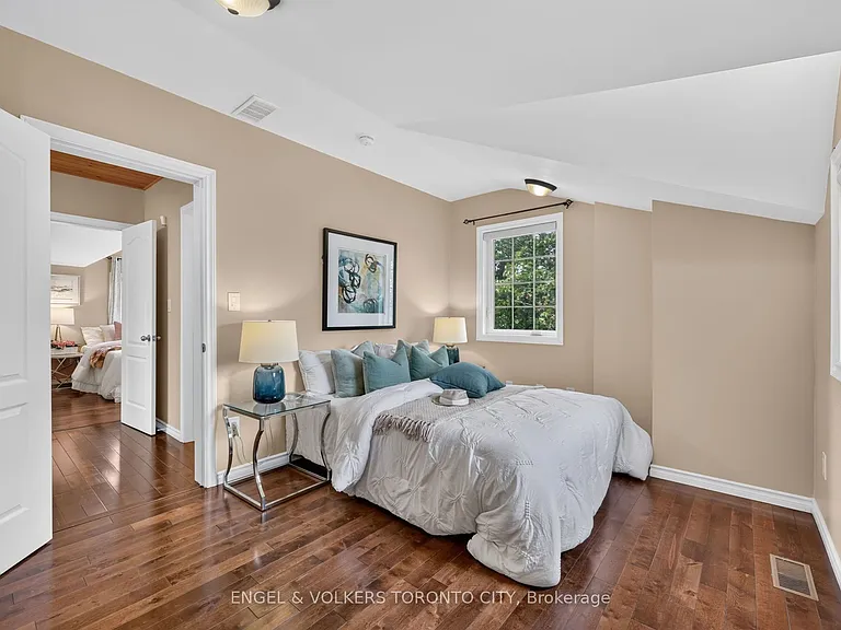 774 Churchill Ln — Photo 32