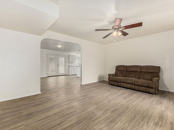 4th image of 4439 E Hidalgo Ave