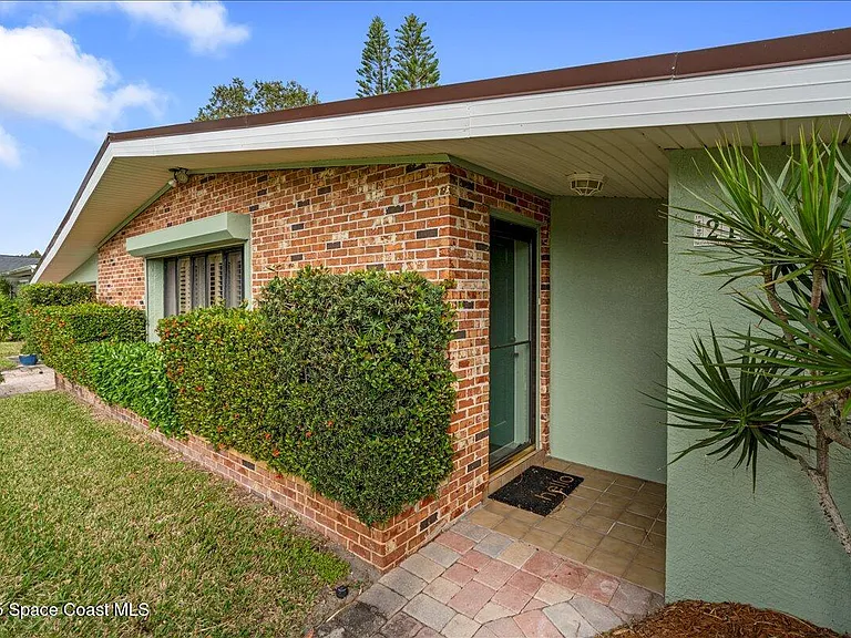 2175 Barracuda Ave — Photo 3