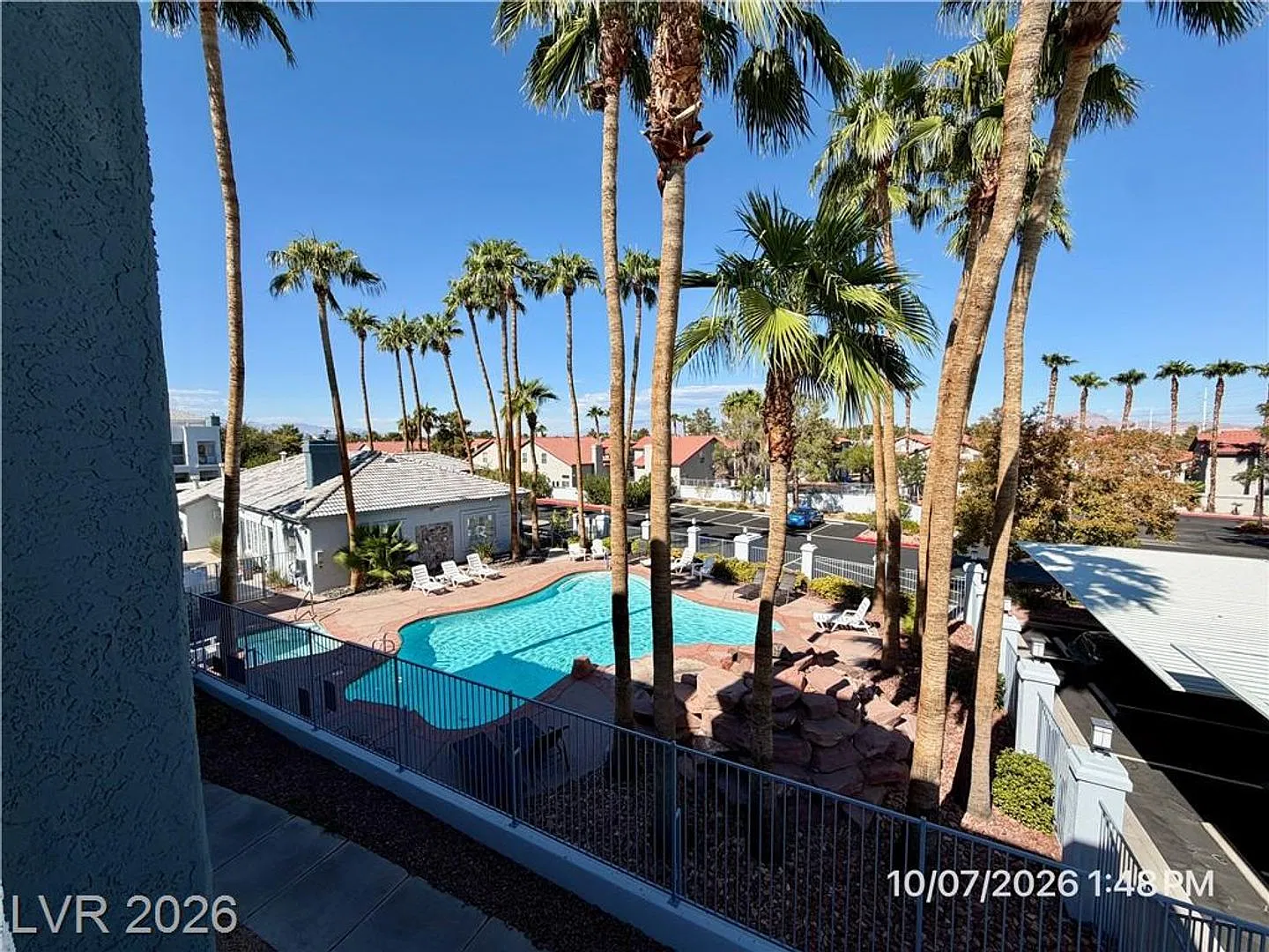 Corner Condo Near The District with Pool & Spa Views — Photo 2