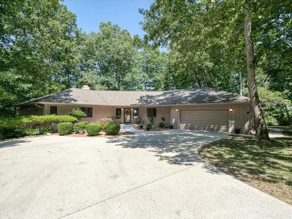 108 Bluff Rd, Crossville, TN 38555