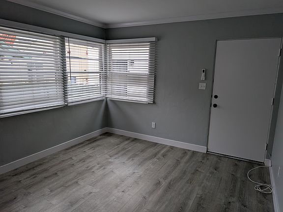 4th image of 3943 Mississippi St
