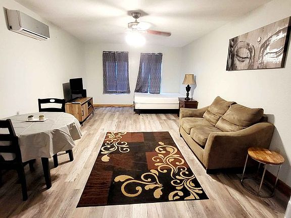 3rd image of 1546 Locust St APT A