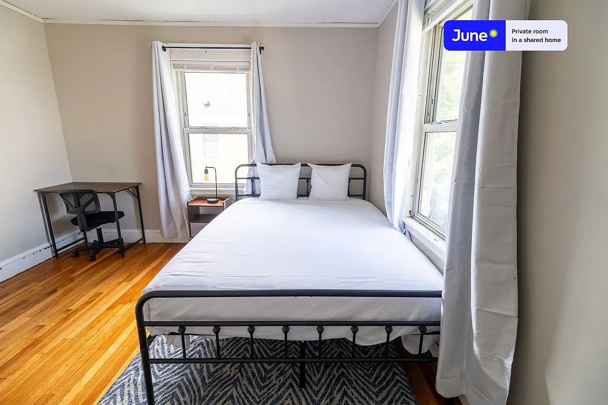 Queen bedroom in 4 bed/1 bath home in Somerville #1890 A — Photo 2