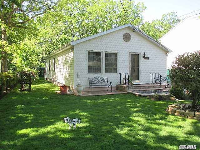 1st image of 182 42nd St