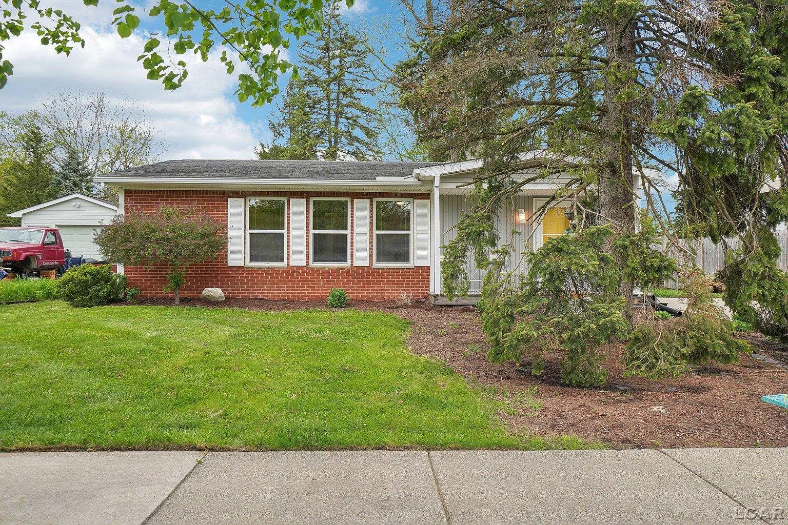 2905 Marshall St photo 1