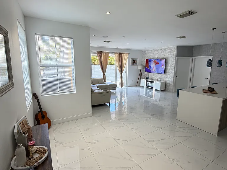 13804 SW 114th Ter — Photo 3