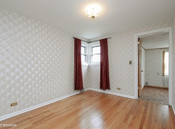 5th image of 8117 Kolmar Ave